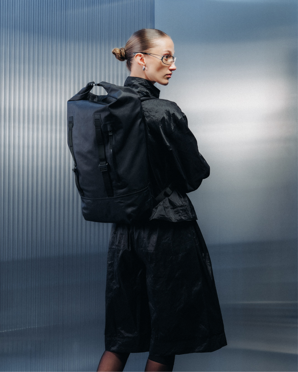 Essential Rolltop Backpack 32L Black Out