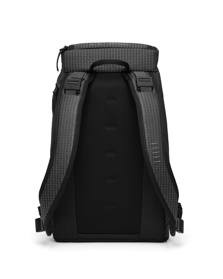 Hugger Backpack 20L Reflective Black-2.png