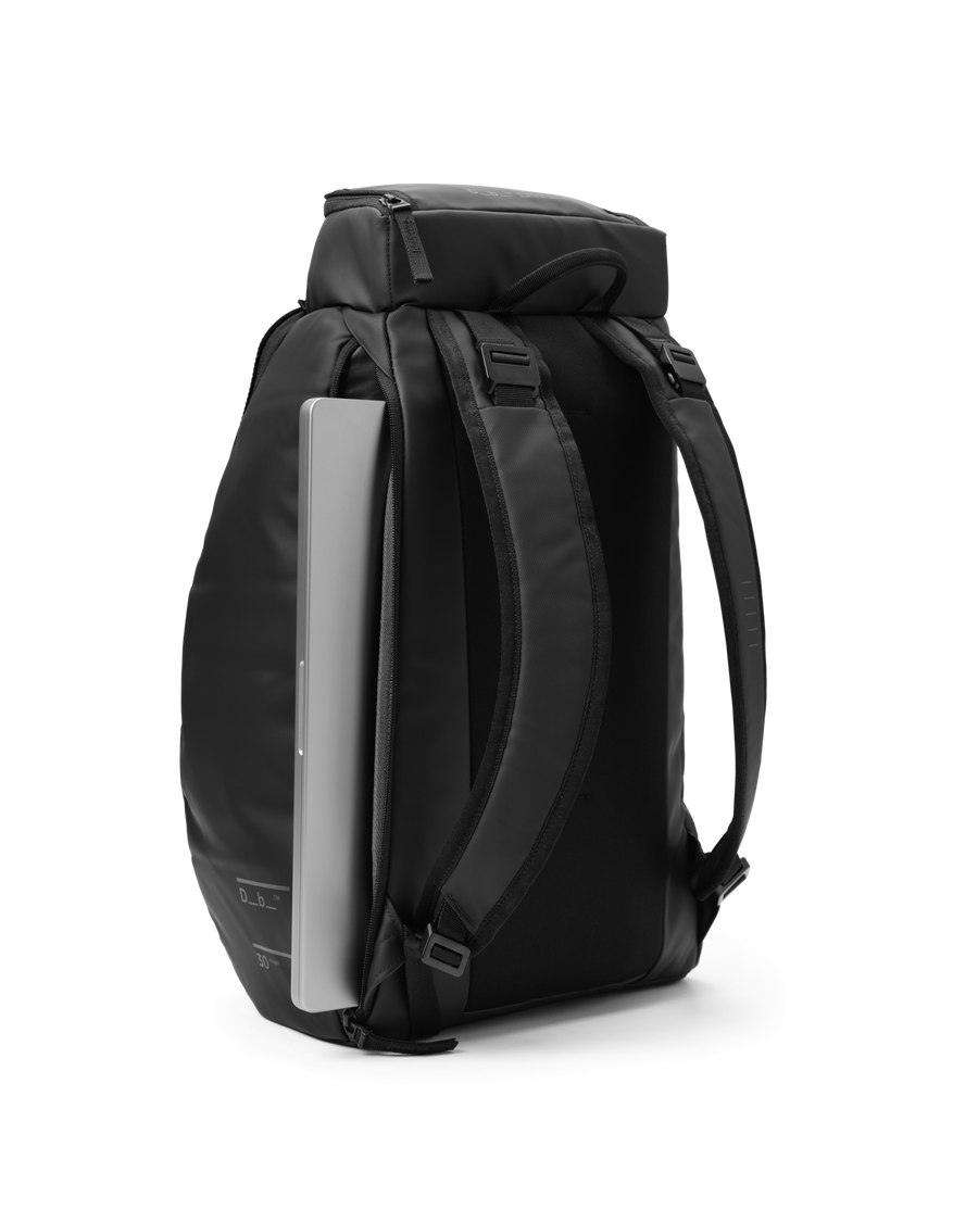 Hugger Backpack 30L Clean Slate_5.png