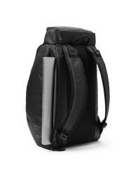 Hugger Backpack 30L Black Out