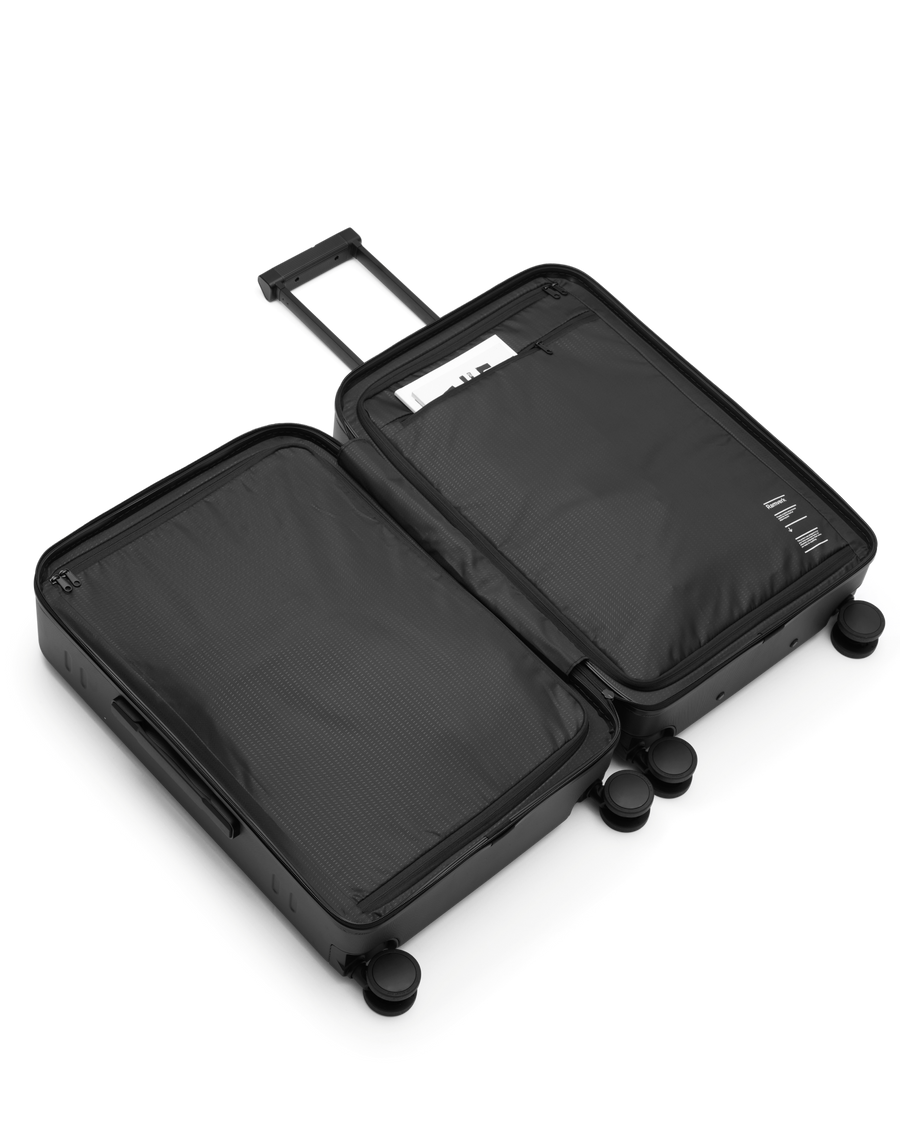 Ramverk Check-in Luggage Medium Black Out