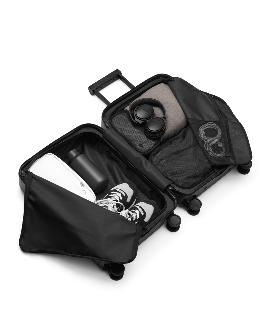 Ramverk Front-access Carry-on Black Out