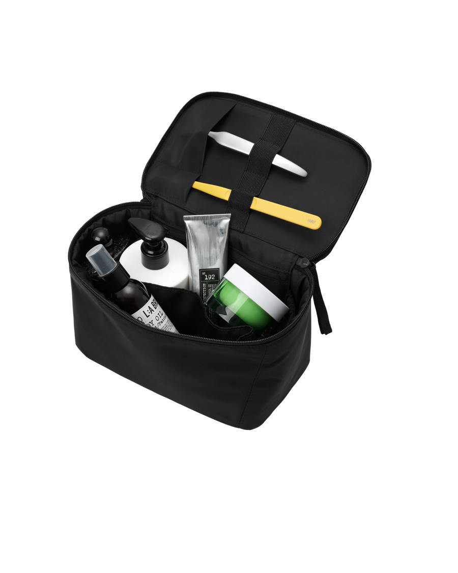 Essential Wash Bag S Black Out