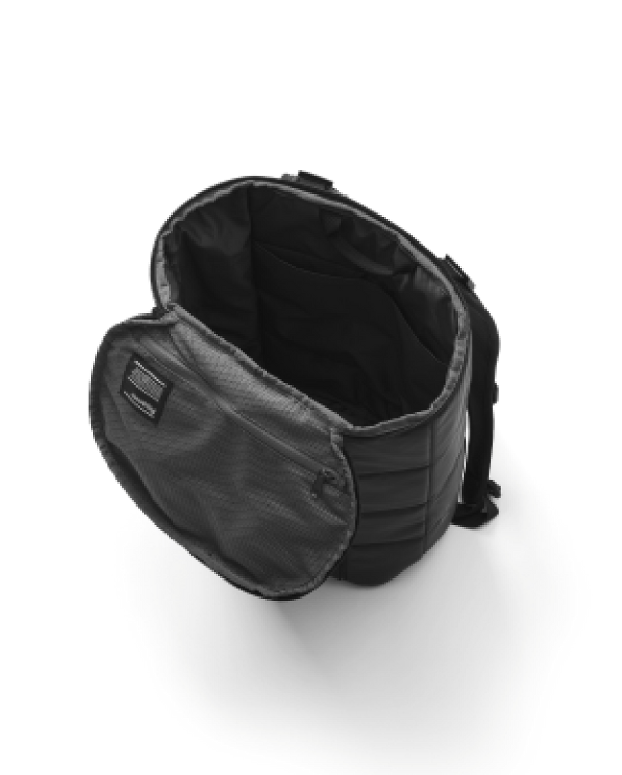 Roamer Duffel 25L Black Out01-3.png