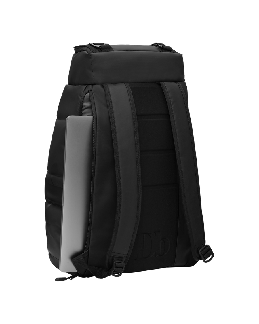 TheStrom30LBackpack-1_3c23088c-8f70-4711-9de4-207fb88a46ff (1).png