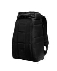 hugger_backpack_1st_generation_20L_19_2010.png