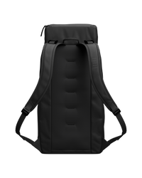 Hugger 30L Black Out03.png