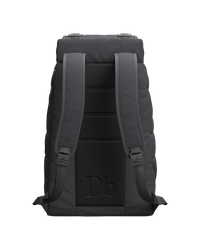 TheStrom30LBackpack-1_2c4ad8f1-3b6b-4ec6-b939-358f60bf294c.png